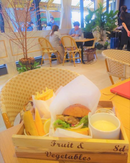 立川【電車好きにもおすすめ！果実園リーベル エキュート 立川店】東京ひとりおしゃれカフェ巡り散歩