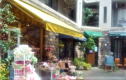 国立【隠れ家発見！リストランテ　国立文流 (RISTORANTE BUNRYU)】東京おしゃれカフェ巡り散歩