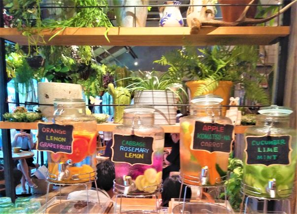 東京：新宿【ビーガンメニューのお店！Mr.FARMER (ミスターファーマー) <新宿ミロード>】おしゃれカフェ巡り散歩