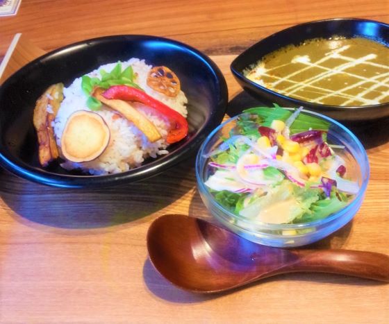 東京：昭島【ハーベステラス昭島アウトドアヴィレッジ店（harvestterrace）＜モンベルカフェ(mont-bell)＞】おしゃれカフェ巡り散歩