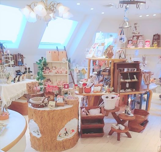 東京：吉祥寺/武蔵野【メルヘンな建物！TEA HOUSE はっぱ <吉祥寺プティット村 ＞】ひとりおしゃれカフェ巡り散歩