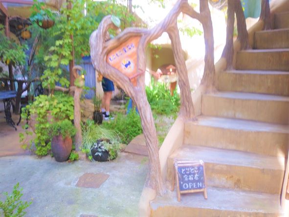 東京：吉祥寺/武蔵野【メルヘンな建物！TEA HOUSE はっぱ <吉祥寺プティット村 ＞】ひとりおしゃれカフェ巡り散歩