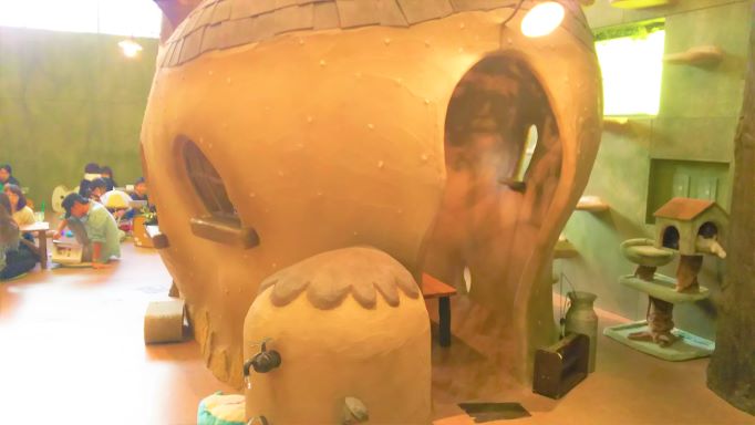 東京：武蔵野/吉祥寺【ジブリの世界観！てまりのおうち ＜ 猫カフェ (Cat Cafe) ＞】おしゃれカフェ巡り散歩