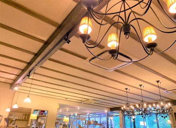 【ハイジみたいな装飾！八王子三大洋菓子店！】Park Side Cafe BASEL （バーゼル）富士森公園店 ：東京おしゃれカフェ巡り散歩