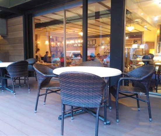 【ハイジみたいな装飾！八王子三大洋菓子店！】Park Side Cafe BASEL （バーゼル）富士森公園店 ：東京おしゃれカフェ巡り散歩