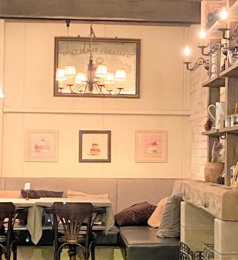 【ハイジみたいな装飾！八王子三大洋菓子店！】Park Side Cafe BASEL （バーゼル）富士森公園店 ：東京おしゃれカフェ巡り散歩