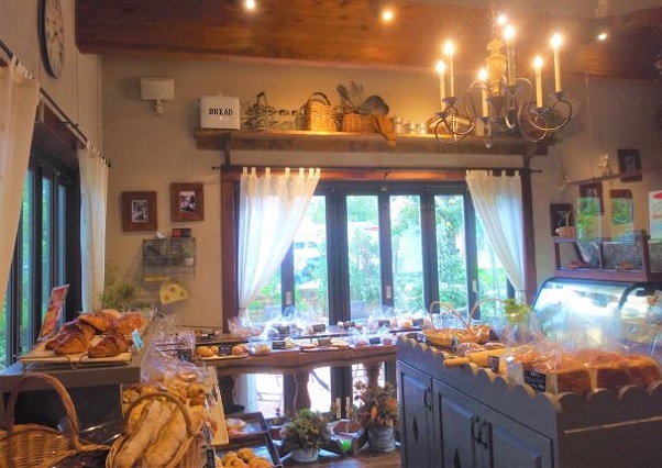 【童話の世界観！八王子３大洋菓子店！】菓子工房ヴェールの丘 八王子みなみ野本店：東京おしゃれカフェ巡り散歩