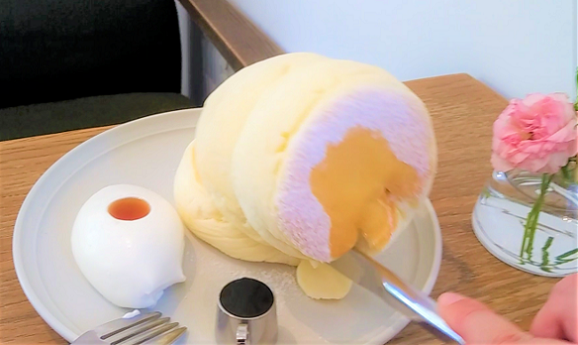 【予約殺到の人気店！ぷるぷるパンケーキ】AIMU（アイム）：東京ひとりおしゃれカフェ巡り散歩