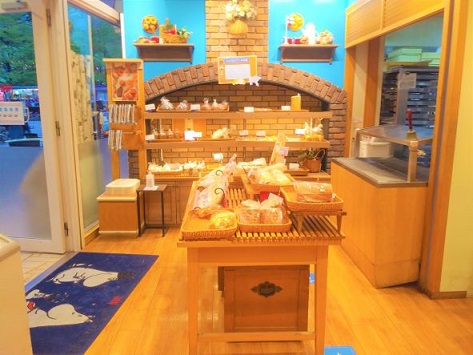 【ムーミン一家とフィンランドの世界観へ！】ムーミン ベーカリー＆カフェ 東京ドームシティ ラクーア店：東京おしゃれカフェ巡り散歩