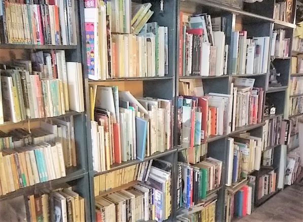 【私語厳禁‼珍しいお一人様向け非日常カフェ】アール座読書館：東京ひとりおしゃれカフェ巡り散歩