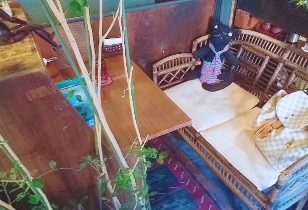 【私語厳禁‼珍しいお一人様向け非日常カフェ】アール座読書館：東京ひとりおしゃれカフェ巡り散歩