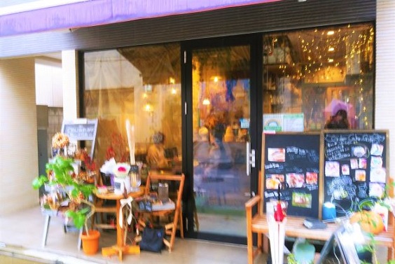 東京/中目黒【花束みたいなサラダに、テーブルが森の中！？】Chouderuban （シュー ドゥ リュバン）：東京ひとりおしゃれカフェ巡り散歩