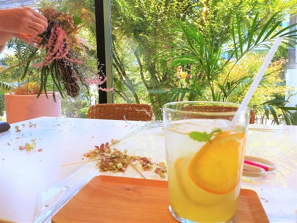 【日比谷花壇カフェワークショップ体験】お得にランチも食べられる！ドライフラワーリースつくり