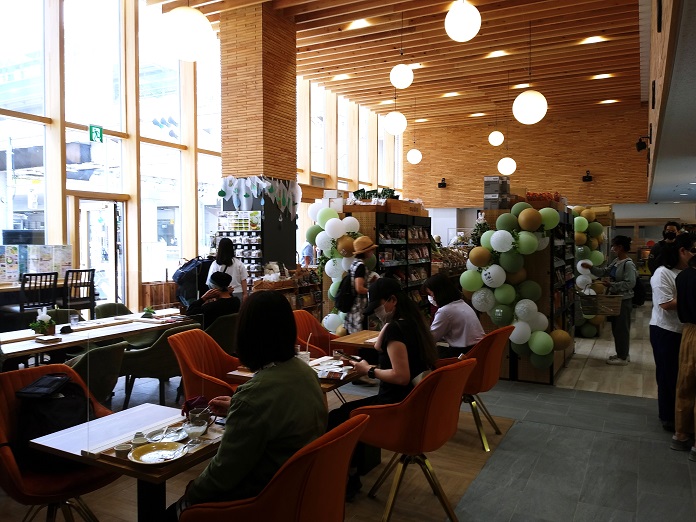 【東京立川】新規オープン！地域密着地元野菜を使ったジバーカフェ〈JIBAR〉