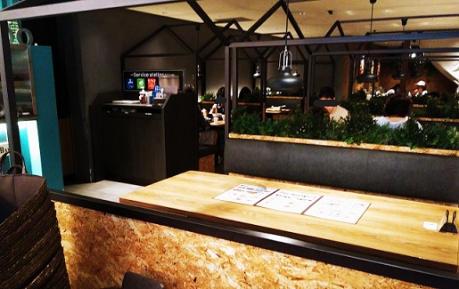 【東京上野】チェーン店でもカラフルなレインボーケーキはここだけ！グーフードホール：GOO FOOD HALL