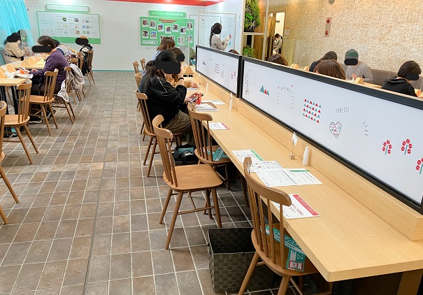 【東京府中】男性は見ることが出来ない世界！無料で利用UMAJOSPOT（うまじょ）カフェ：東京競馬場