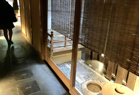 【スタバ】11枚の写真で紹介！行ってよかった和風スターバックス！京都二寧坂（にねんざか）ヤサカ茶屋店