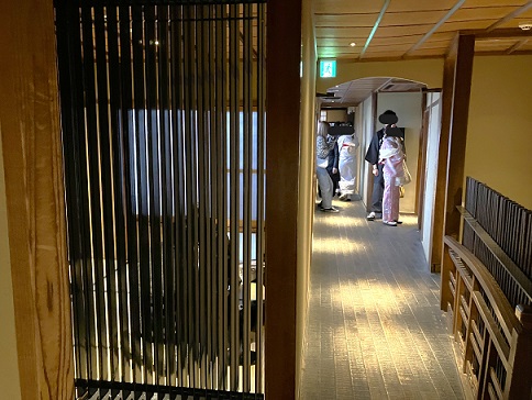 【スタバ】11枚の写真で紹介！行ってよかった和風スターバックス！京都二寧坂（にねんざか）ヤサカ茶屋店