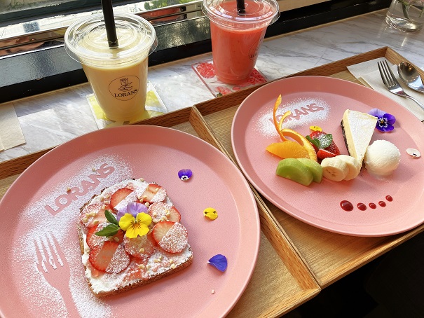 【東京お花カフェ巡り8選】自然に囲まれて癒される！おすすめお花カフェに行こう！