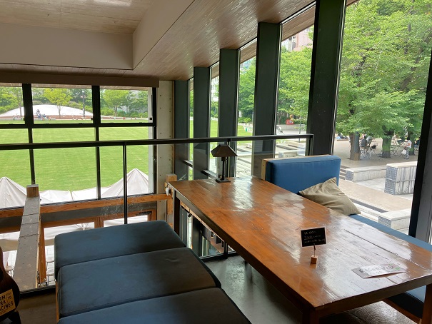 【東京池袋】芝生がキレイ南池袋公園カフェ！Racines FARM to PARK（ラシーヌ ファーム トゥー パーク）