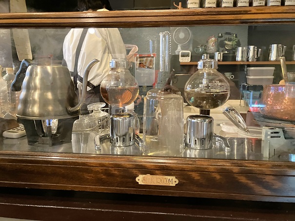 【東京世田谷/下北沢】駅近、虹色クリームソーダが可愛い老舗の喫茶店！tag cafe(タグカフェ）