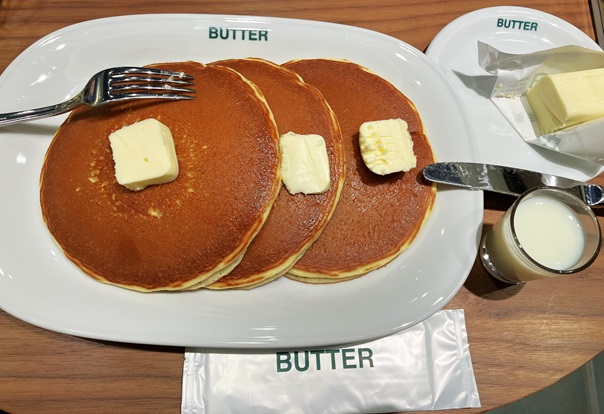 【東京丸の内】フレッシュなバターがまるまる1本！BUTTER美瑛放牧酪農場