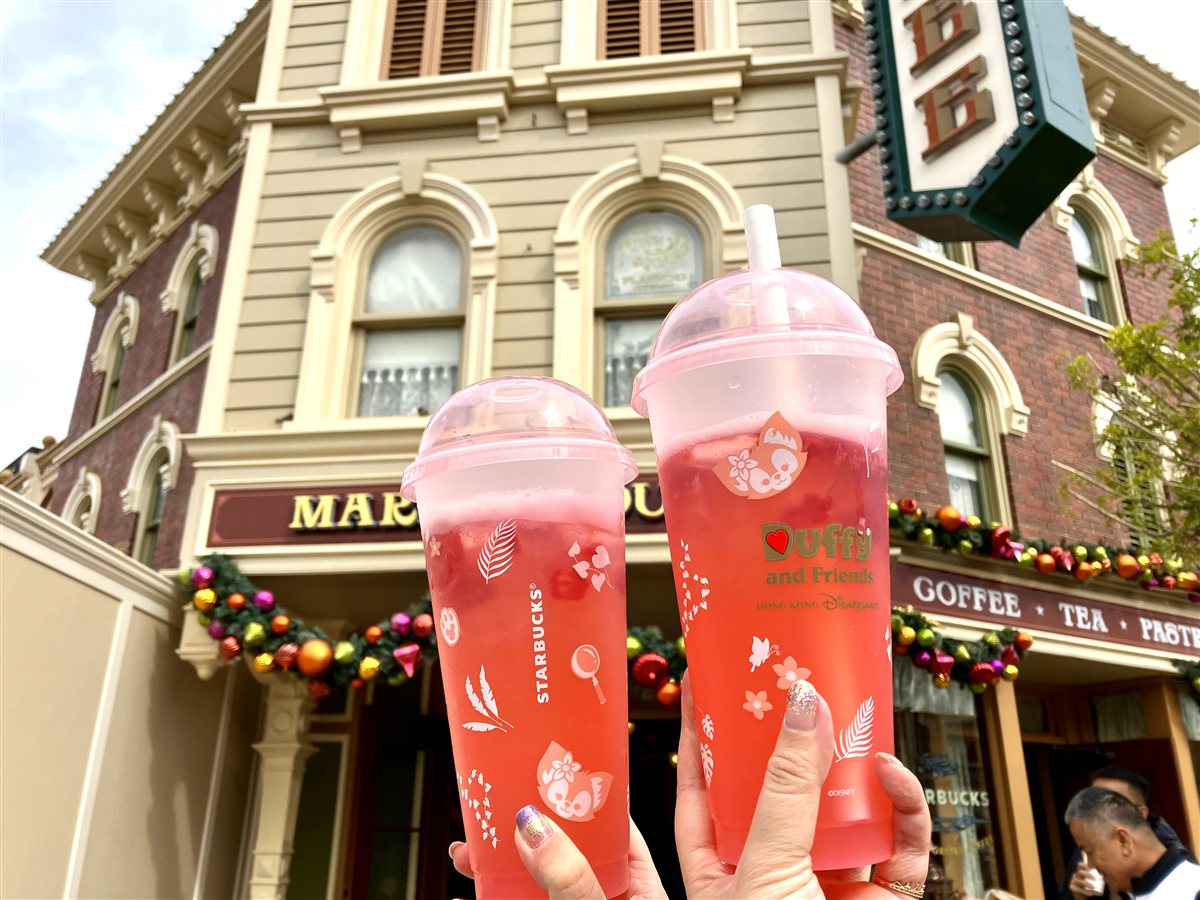 香港ディズニーランド メインストリートUSAにあるスターバックス「マーケット・ハウス」の外観