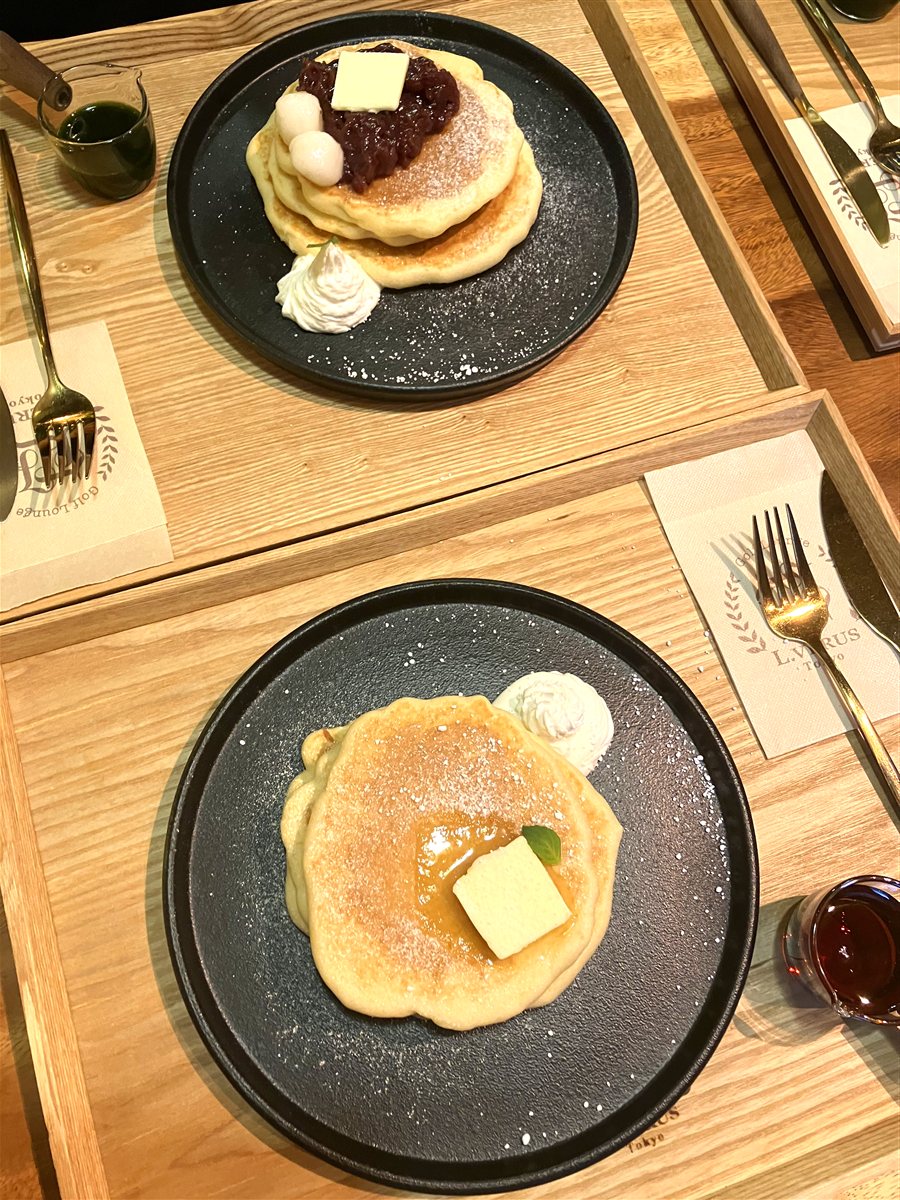 和み抹茶のあんバターパンケーキとクラシックパンケーキ