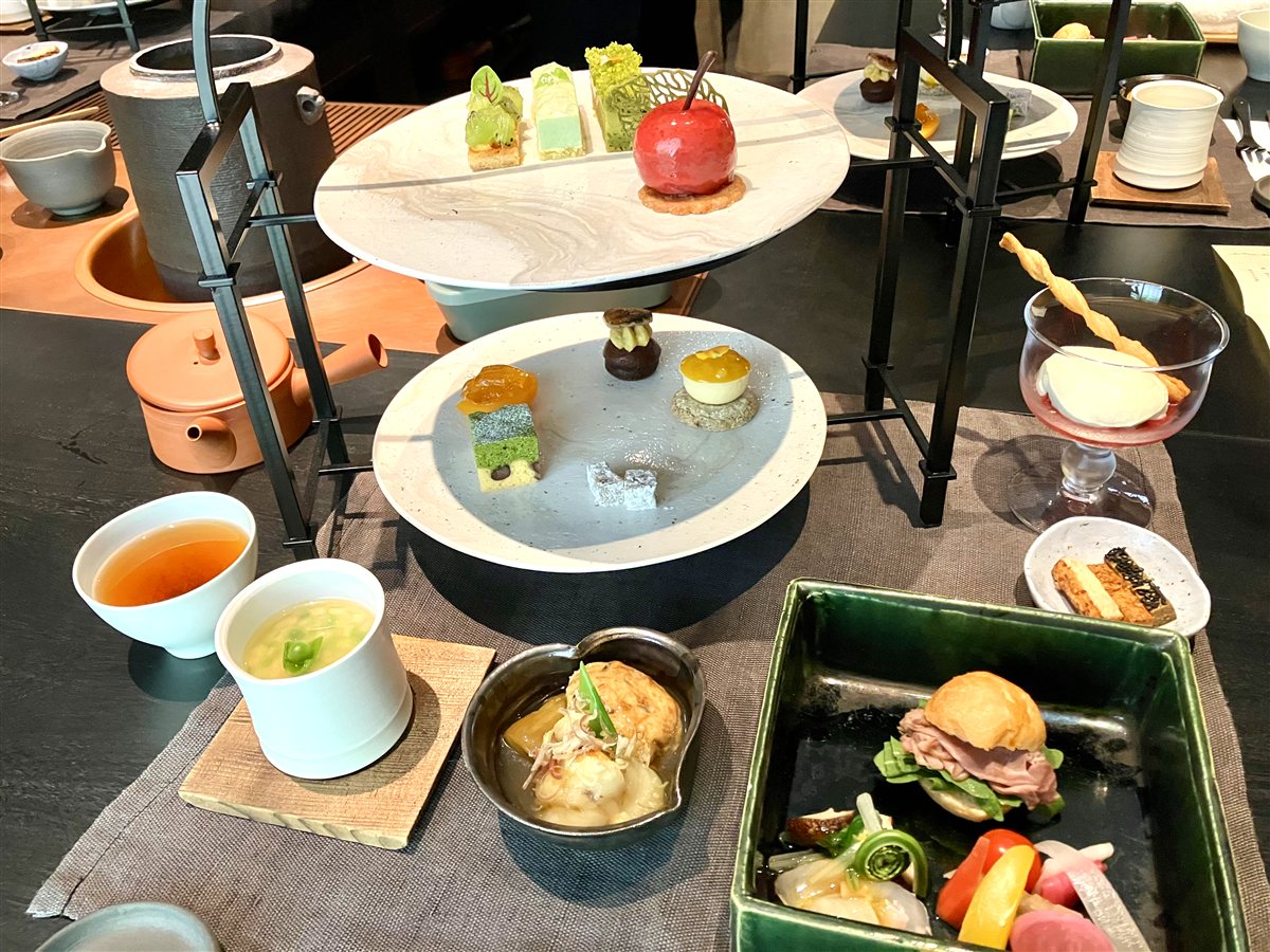 Auberge TOKITOの茶請箱アフタヌーンティー